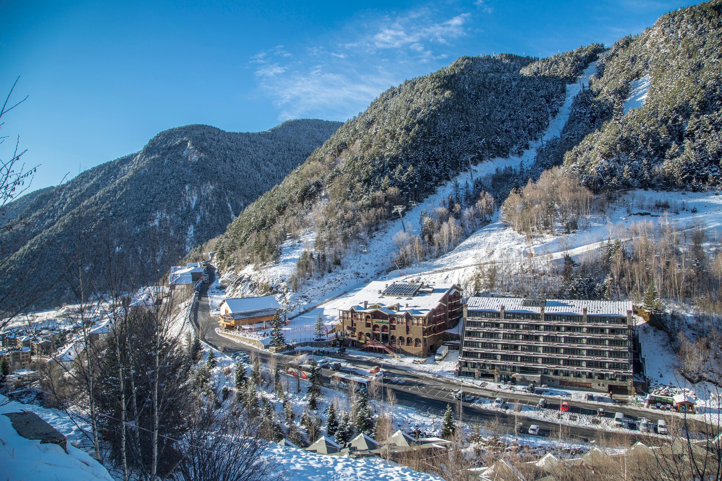 Hotel Yomo Patagonia Arinsal Zewnętrze zdjęcie