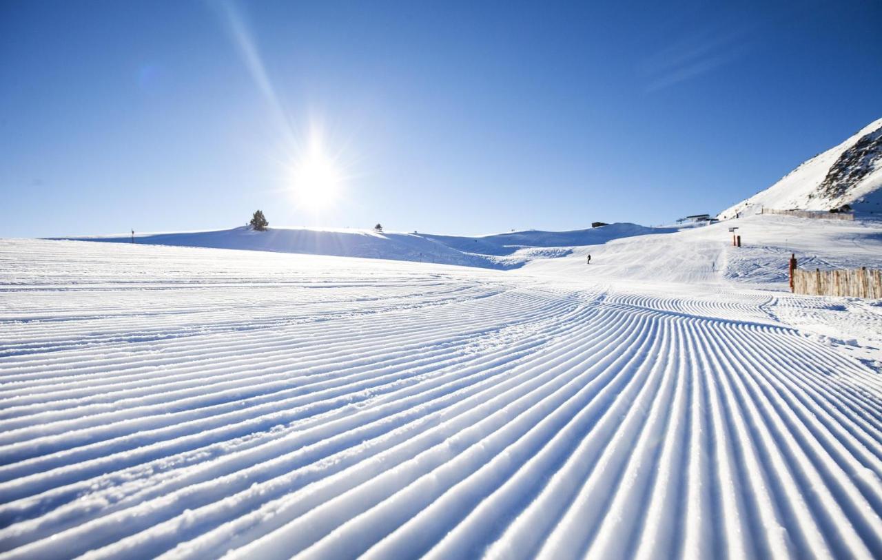 Hotel Yomo Patagonia Arinsal Zewnętrze zdjęcie