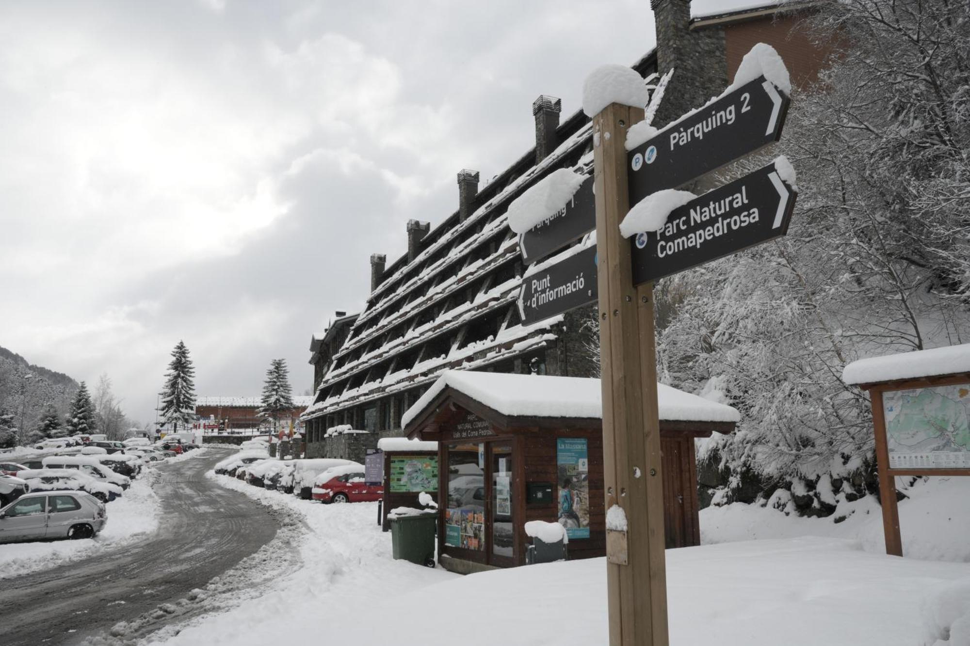 Hotel Yomo Patagonia Arinsal Zewnętrze zdjęcie