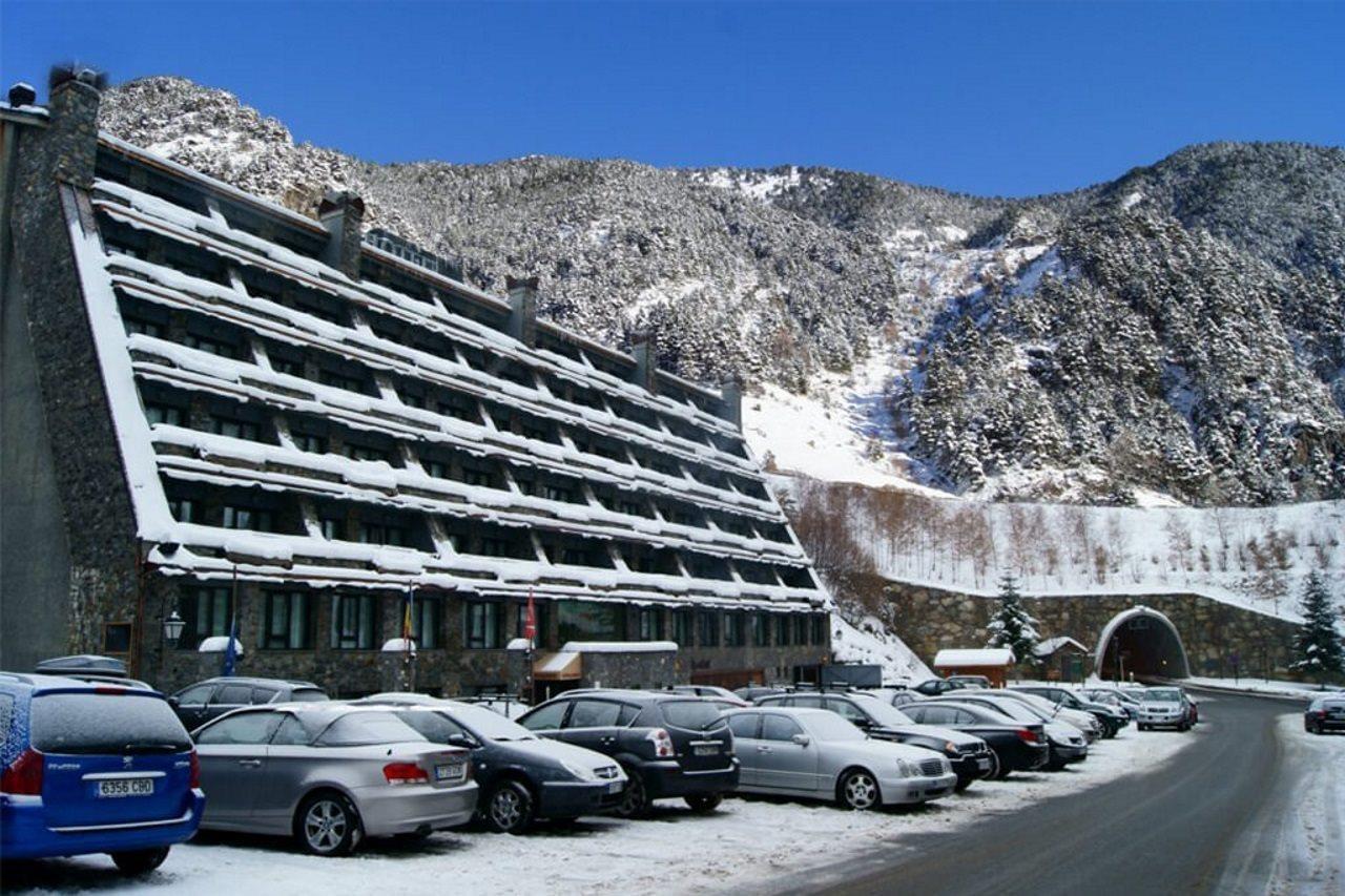 Hotel Yomo Patagonia Arinsal Zewnętrze zdjęcie